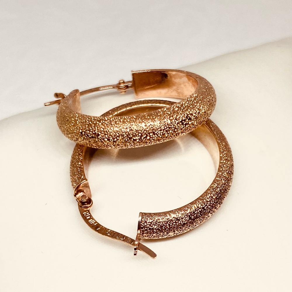 Milor Solid 14k Rose Gold Sparkly Textured 1” Hoop Earrings Vintage Italy